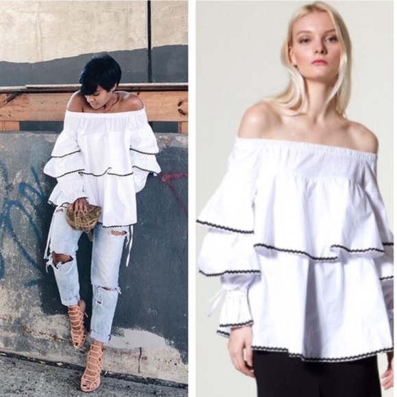 Absolutely adorable layered top - Picture 1 of 8